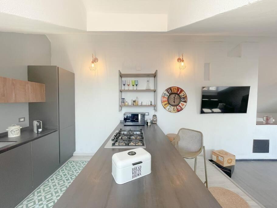 Elegante Appartamento 100 Mq Parcheggio - Wi Fi Savona Dış mekan fotoğraf